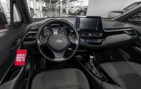 Toyota C-HR I рестайлинг, 2020 год, 2 490 000 рублей, 7 фотография