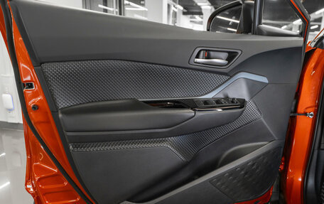 Toyota C-HR I рестайлинг, 2020 год, 2 490 000 рублей, 17 фотография