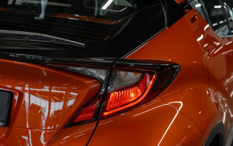 Toyota C-HR I рестайлинг, 2020 год, 2 490 000 рублей, 22 фотография