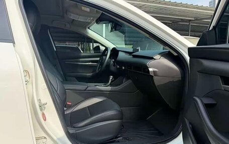 Mazda 3, 2023 год, 1 876 000 рублей, 11 фотография