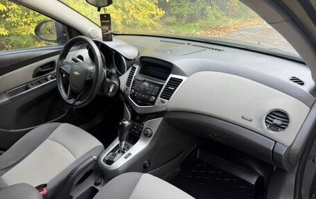 Chevrolet Cruze II, 2010 год, 660 000 рублей, 3 фотография