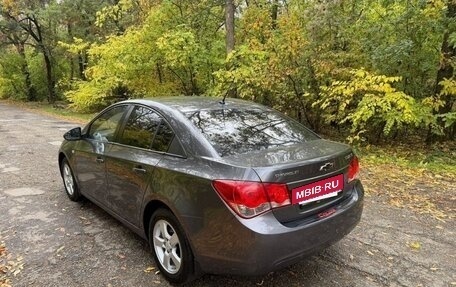 Chevrolet Cruze II, 2010 год, 660 000 рублей, 4 фотография