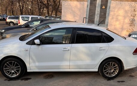 Volkswagen Polo VI (EU Market), 2015 год, 949 000 рублей, 2 фотография