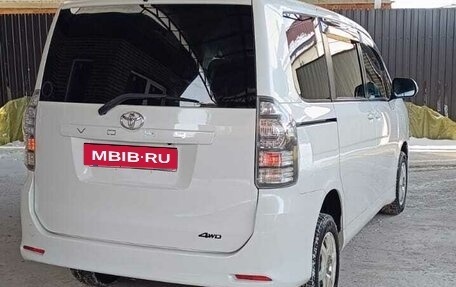 Toyota Voxy II, 2012 год, 1 395 000 рублей, 3 фотография