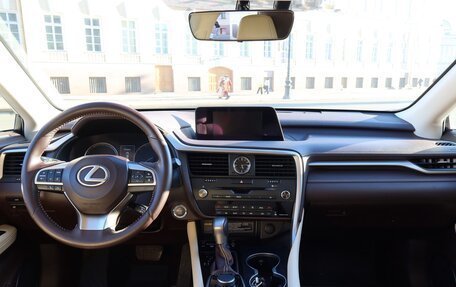 Lexus RX IV рестайлинг, 2018 год, 4 700 000 рублей, 25 фотография