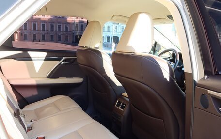 Lexus RX IV рестайлинг, 2018 год, 4 700 000 рублей, 26 фотография