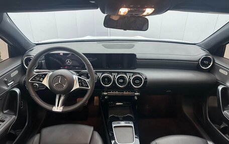 Mercedes-Benz A-Класс, 2023 год, 2 480 000 рублей, 7 фотография