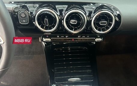 Mercedes-Benz A-Класс, 2023 год, 2 480 000 рублей, 9 фотография