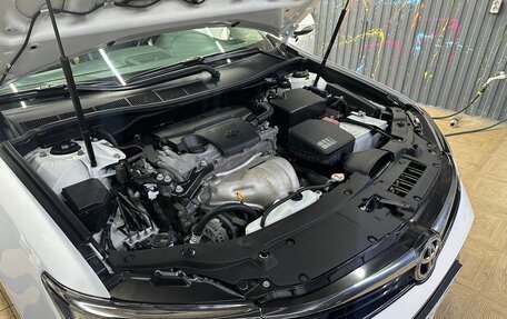 Toyota Camry, 2017 год, 2 350 000 рублей, 9 фотография