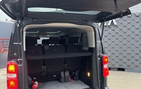 Peugeot Traveller I, 2018 год, 2 250 000 рублей, 26 фотография