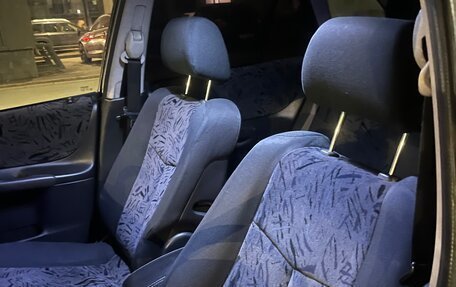 Mazda 323, 2000 год, 145 000 рублей, 8 фотография