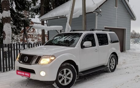 Nissan Pathfinder, 2013 год, 2 200 000 рублей, 1 фотография