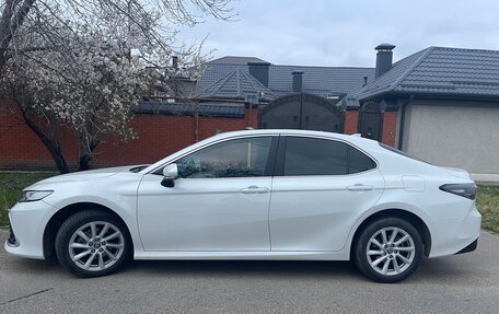 Toyota Camry, 2022 год, 2 050 000 рублей, 2 фотография