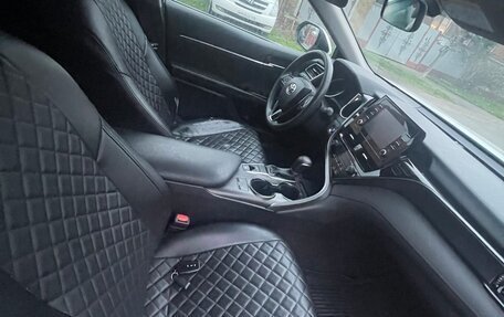 Toyota Camry, 2022 год, 2 050 000 рублей, 13 фотография