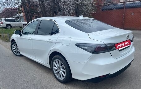 Toyota Camry, 2022 год, 2 050 000 рублей, 8 фотография