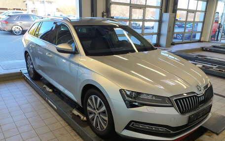 Skoda Superb III рестайлинг, 2022 год, 2 572 000 рублей, 3 фотография