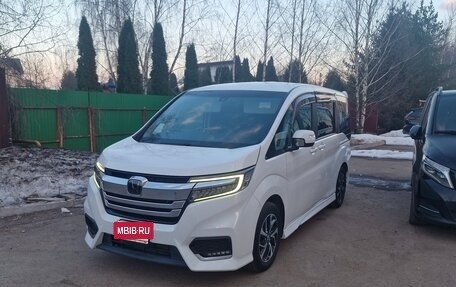 Honda Stepwgn IV, 2019 год, 2 250 000 рублей, 3 фотография