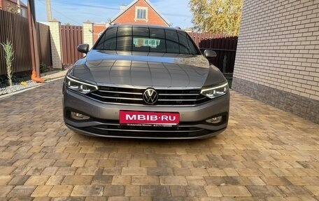 Volkswagen Passat B8 рестайлинг, 2020 год, 2 650 000 рублей, 1 фотография