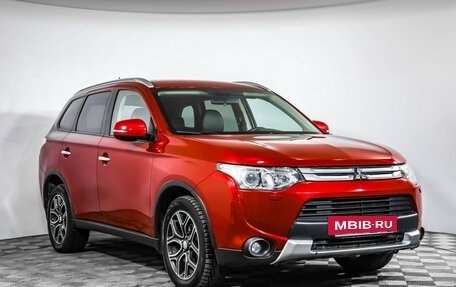 Mitsubishi Outlander III рестайлинг 3, 2014 год, 1 399 000 рублей, 3 фотография