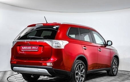 Mitsubishi Outlander III рестайлинг 3, 2014 год, 1 399 000 рублей, 5 фотография