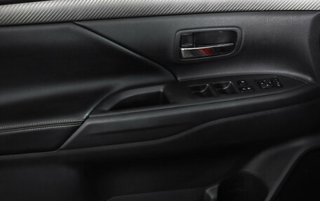 Mitsubishi Outlander III рестайлинг 3, 2014 год, 1 399 000 рублей, 23 фотография