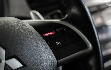 Mitsubishi Outlander III рестайлинг 3, 2014 год, 1 399 000 рублей, 13 фотография