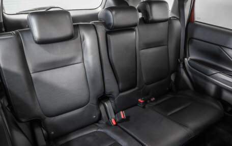 Mitsubishi Outlander III рестайлинг 3, 2014 год, 1 399 000 рублей, 28 фотография