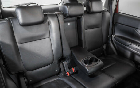 Mitsubishi Outlander III рестайлинг 3, 2014 год, 1 399 000 рублей, 29 фотография