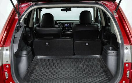 Mitsubishi Outlander III рестайлинг 3, 2014 год, 1 399 000 рублей, 33 фотография