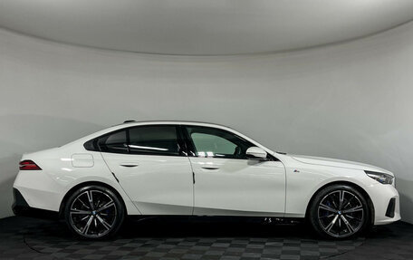 BMW 5 серия, 2023 год, 8 300 000 рублей, 6 фотография