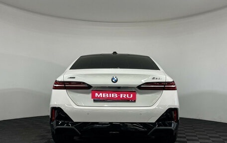 BMW 5 серия, 2023 год, 8 300 000 рублей, 4 фотография