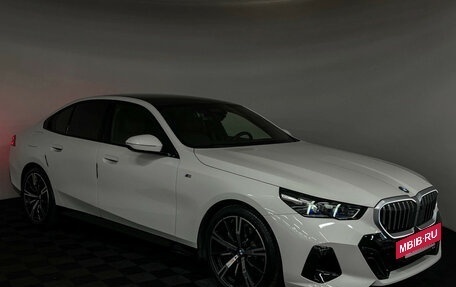 BMW 5 серия, 2023 год, 8 300 000 рублей, 31 фотография