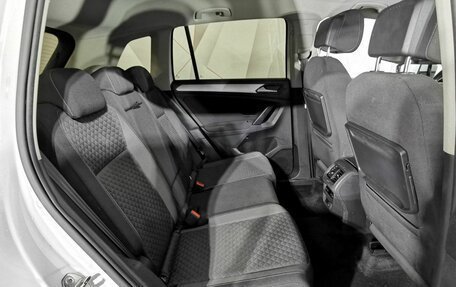 Volkswagen Tiguan II, 2018 год, 1 933 000 рублей, 17 фотография