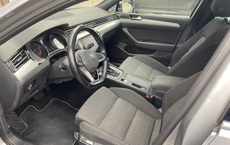 Volkswagen Passat B8 рестайлинг, 2020 год, 2 650 000 рублей, 12 фотография