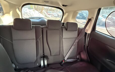 Mitsubishi Outlander III рестайлинг 3, 2021 год, 2 990 000 рублей, 8 фотография