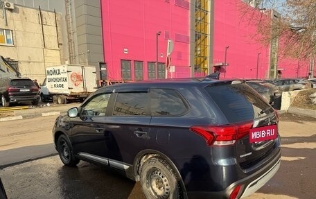 Mitsubishi Outlander III рестайлинг 3, 2021 год, 2 990 000 рублей, 3 фотография