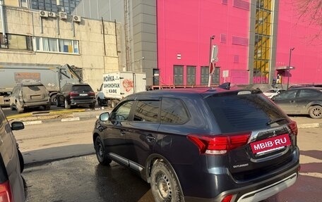 Mitsubishi Outlander III рестайлинг 3, 2021 год, 2 990 000 рублей, 6 фотография