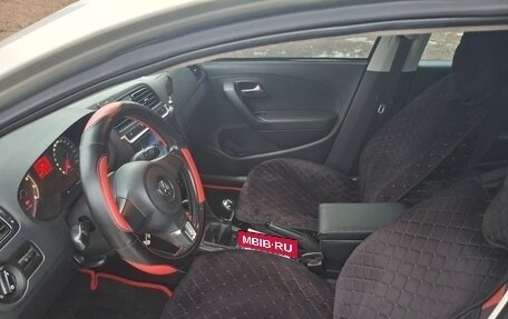 Volkswagen Polo VI (EU Market), 2012 год, 800 000 рублей, 7 фотография