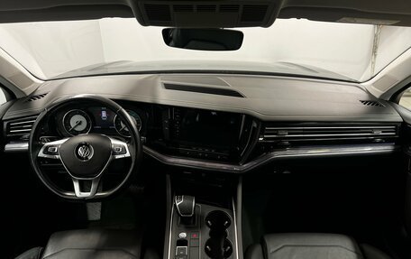 Volkswagen Touareg III, 2019 год, 4 999 000 рублей, 8 фотография