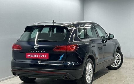 Volkswagen Touareg III, 2019 год, 4 999 000 рублей, 5 фотография