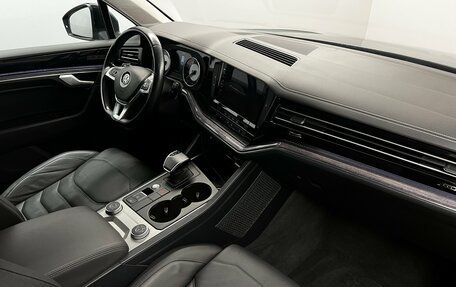 Volkswagen Touareg III, 2019 год, 4 999 000 рублей, 9 фотография