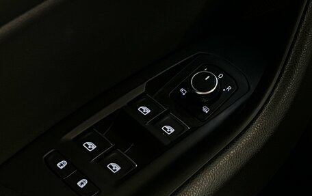 Volkswagen Touareg III, 2019 год, 4 999 000 рублей, 16 фотография