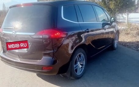 Opel Zafira C рестайлинг, 2014 год, 1 390 000 рублей, 5 фотография