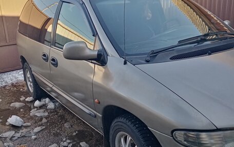 Chrysler Voyager III, 1999 год, 380 000 рублей, 2 фотография