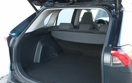 Toyota RAV4, 2019 год, 3 150 000 рублей, 9 фотография