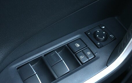 Toyota RAV4, 2019 год, 3 150 000 рублей, 13 фотография