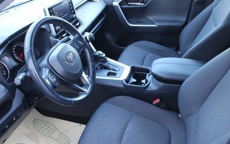 Toyota RAV4, 2019 год, 3 150 000 рублей, 14 фотография