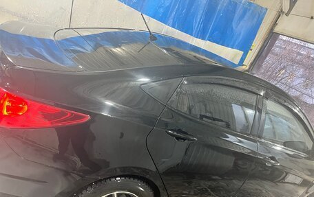 Hyundai Solaris II рестайлинг, 2013 год, 850 000 рублей, 5 фотография