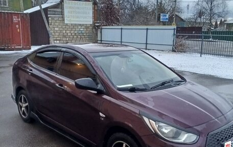 Hyundai Solaris II рестайлинг, 2012 год, 800 000 рублей, 6 фотография