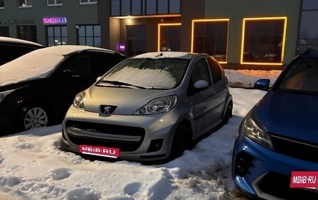 Peugeot 107 I рестайлинг, 2011 год, 355 000 рублей, 4 фотография